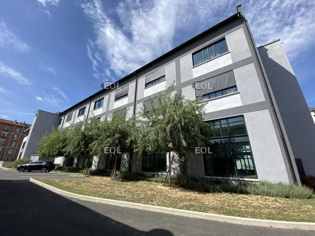 Flex dans Ivry-sur-Seine à louer Photo du bâtiment- Image 1 de 25