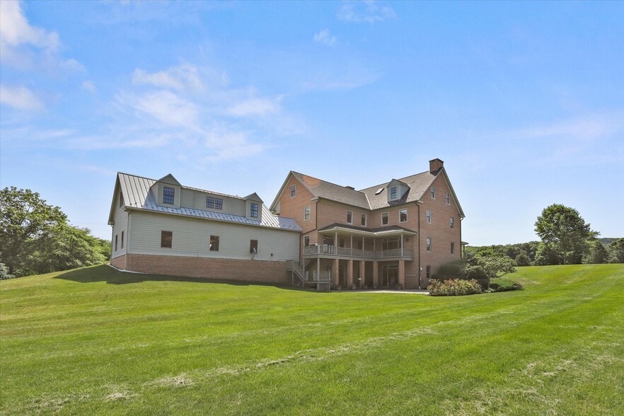 60 Southside Dr, Newville, PA for sale - Building Photo - Image 2 of 49