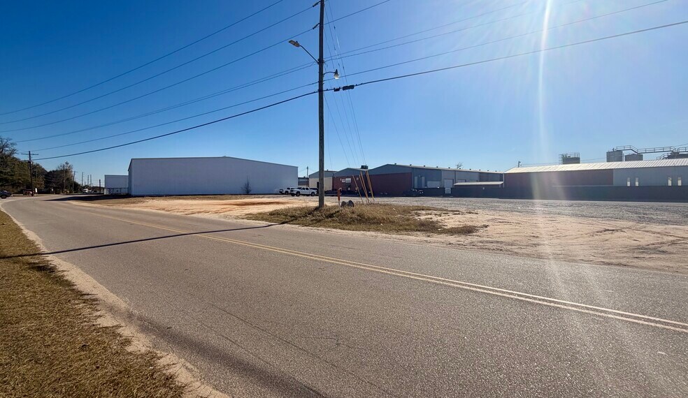 2720 Commerce Dr, Columbia, SC à louer - Photo du bâtiment - Image 3 de 8