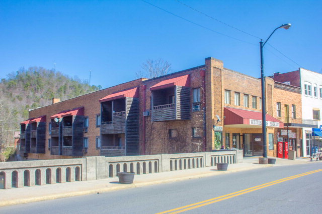 337 Main St, Whitesburg, KY for sale - Primary Photo - Image 1 of 1