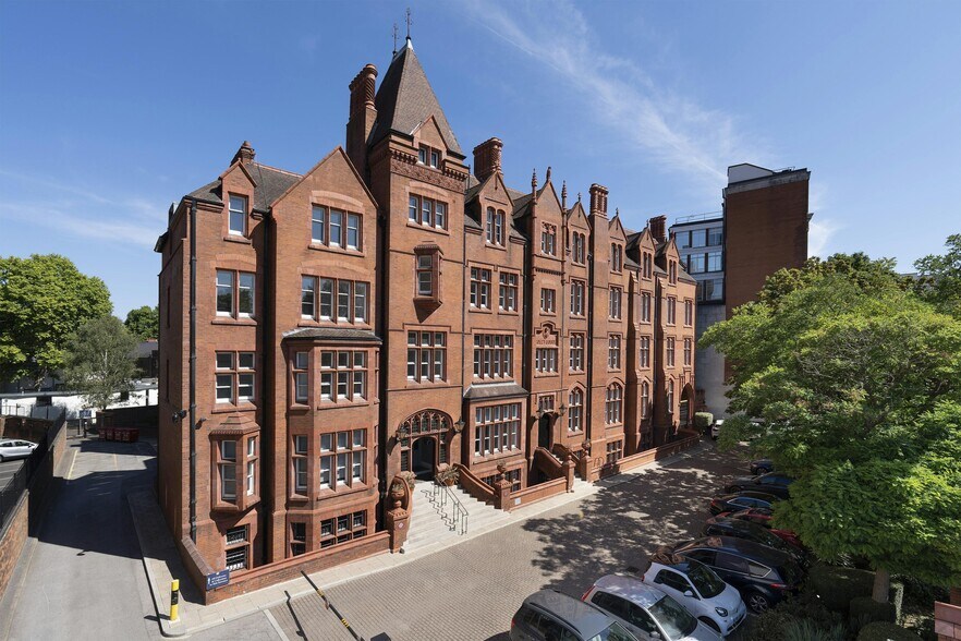 100 Hammersmith Rd, Londres à louer - Photo du bâtiment - Image 1 de 16