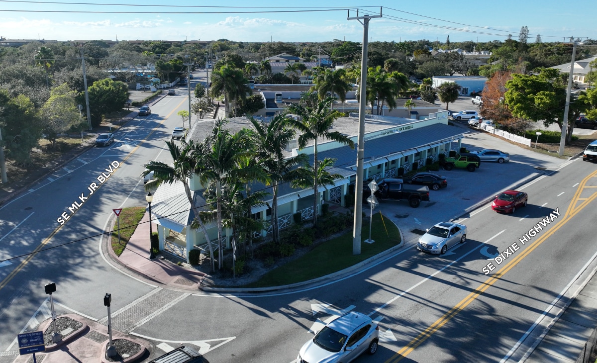 612-616 SE Dixie Hwy, Stuart, FL for lease Primary Photo- Image 1 of 8