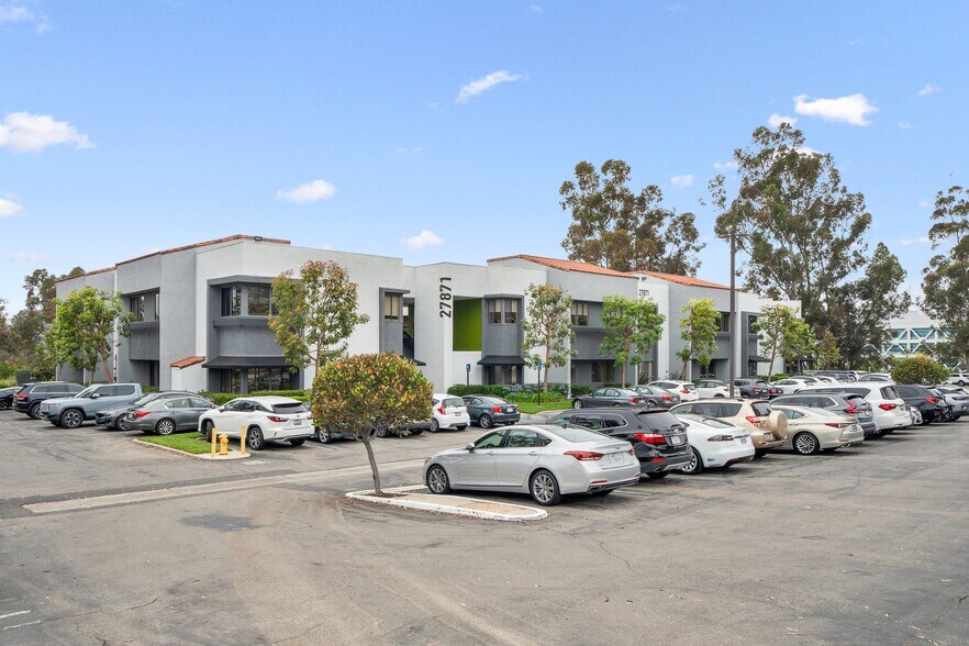 27871 Medical Center Rd, Mission Viejo, CA à louer - Photo du bâtiment - Image 3 de 7