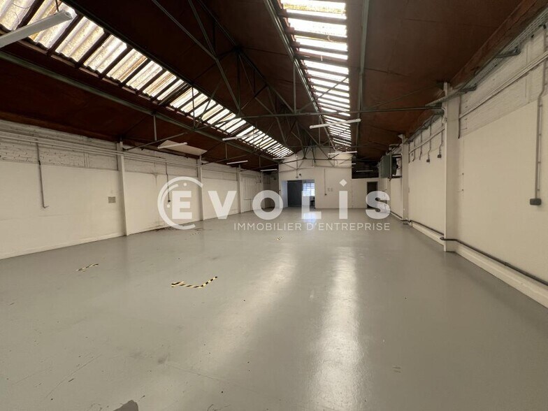 Flex in Villeneuve Saint Georges for lease - Interior Photo - Image 3 of 20