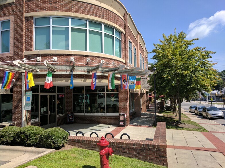 811 9th St, Durham, NC à louer - Photo du bâtiment - Image 3 de 5