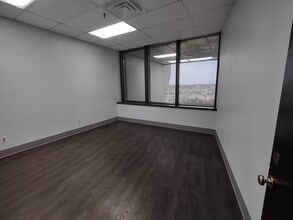 1800 Teague Dr, Sherman, TX for lease Interior Photo- Image 2 of 7