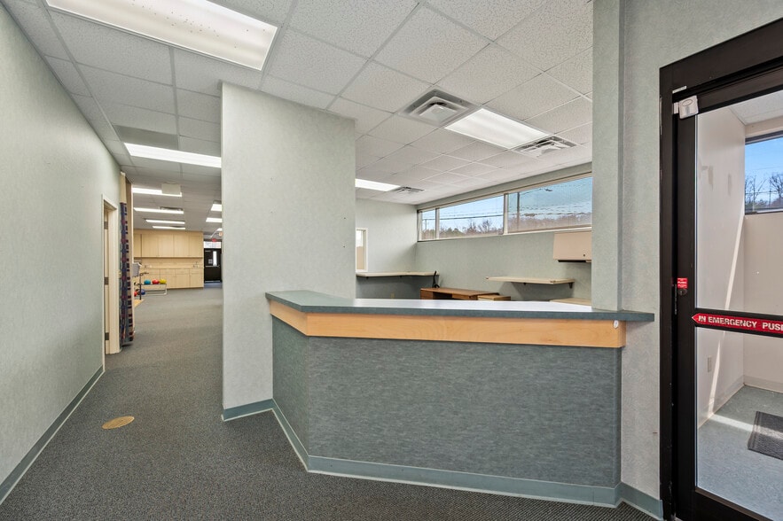 257 W Kings Hwy, Eden, NC for sale - Building Photo - Image 1 of 8