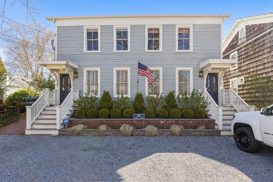 181 Madison St, Sag Harbor, NY à vendre - Photo principale - Image 1 de 1