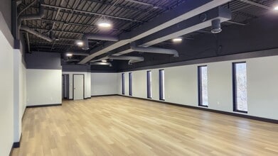 767 E Turkeyfoot Lake Rd, Akron, OH à louer Photo intérieure- Image 2 de 2