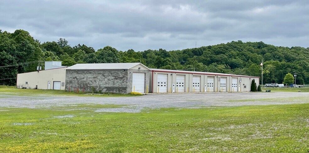 14 Sewer Branch Rd, Buckhannon, WV à louer - Photo du bâtiment - Image 2 de 14