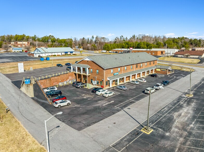 4355 Hickory Blvd, Granite Falls, NC à vendre - Photo du bâtiment - Image 2 de 22