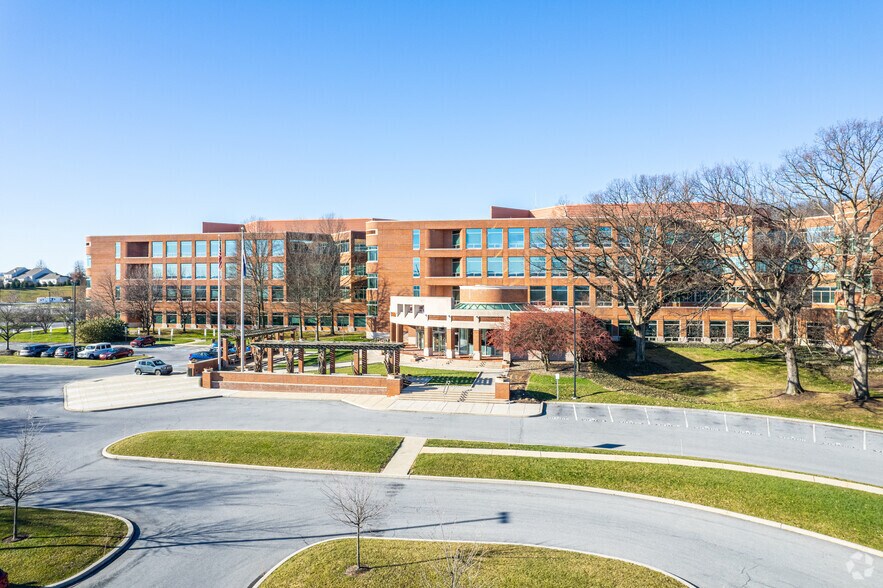 1 Meridian Blvd, Wyomissing, PA à louer - Photo du bâtiment - Image 3 de 14