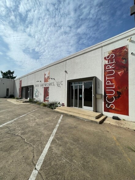 2835 Irving Blvd, Dallas, TX for sale - Building Photo - Image 2 of 10
