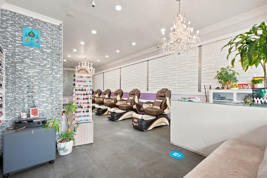 11925-11927 Ventura Blvd, Studio City, CA for lease - Building Photo - Image 3 of 17