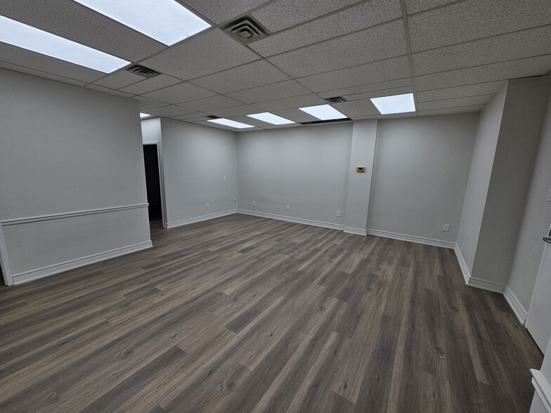 3850 Finch Av E, Toronto, ON for lease - Building Photo - Image 2 of 4