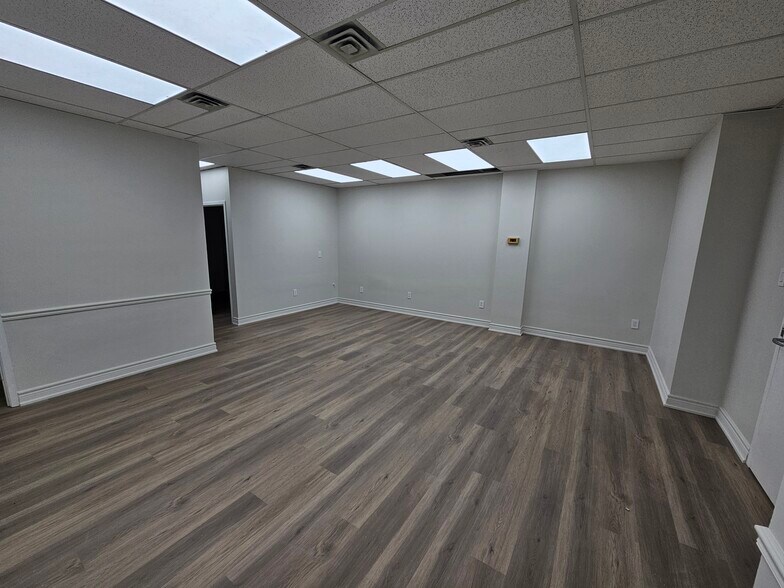3850 Finch Ave, Toronto, ON for lease - Building Photo - Image 2 of 4