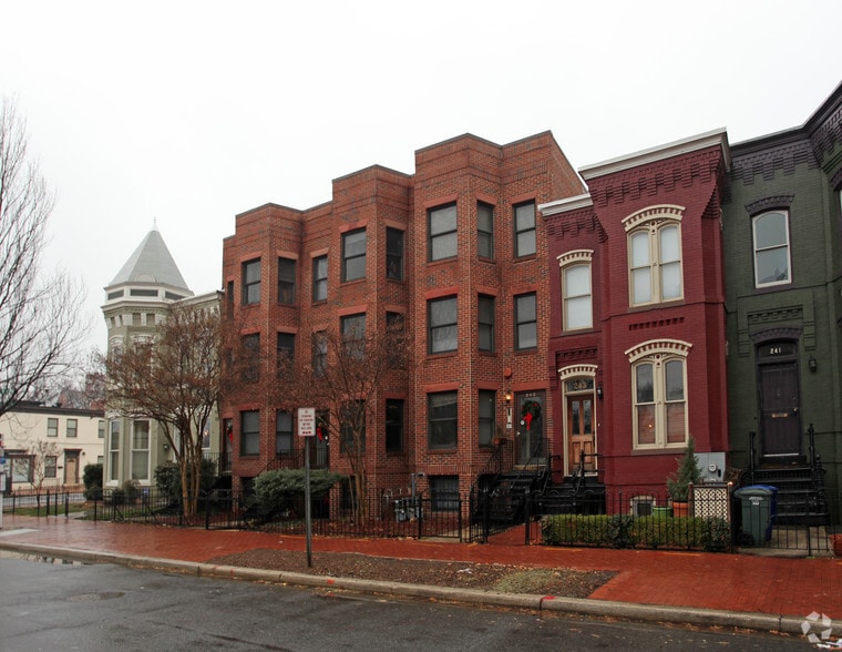 245-249 8th St NE, Washington, DC for sale - Primary Photo - Image 1 of 9