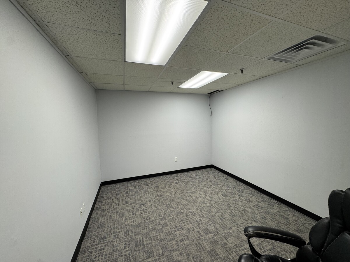 192 E Bay St, Charleston, SC 29401 - Unit 210 - - Interior Photo - Image 1 of 9