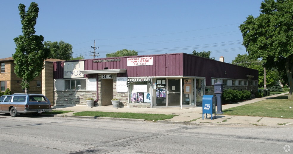 3489 N 76th St, Milwaukee, WI à vendre - Photo du bâtiment - Image 2 de 25