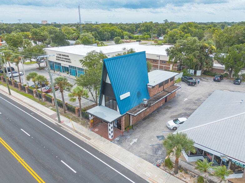 747 W International Speedway Blvd, Daytona Beach, FL for sale - Building Photo - Image 2 of 17
