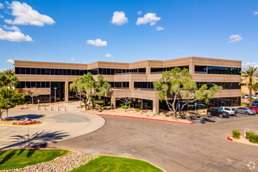 7310 N 16th St, Phoenix, AZ à louer - Photo principale - Image 1 de 46