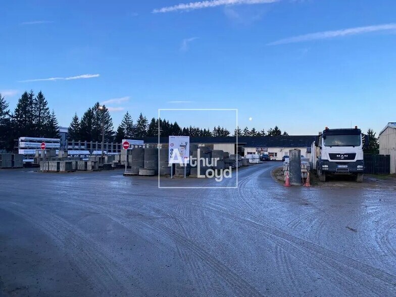 Bureau dans Vaux-le-Pénil à louer - Photo de construction - Image 2 de 3
