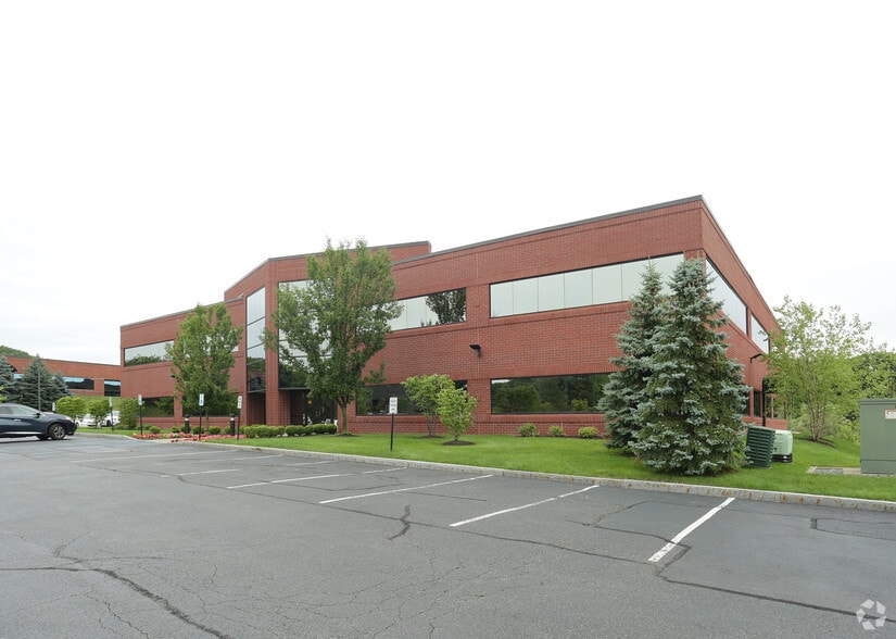 29 British American Blvd, Latham, NY for lease - Building Photo - Image 1 of 12
