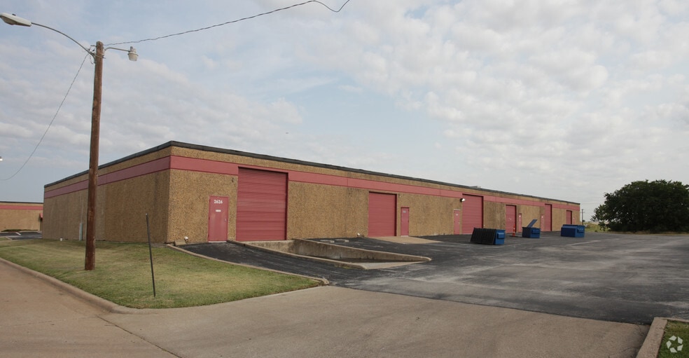 2601-2621 Aero Dr, Grand Prairie, TX for lease - Building Photo - Image 3 of 3
