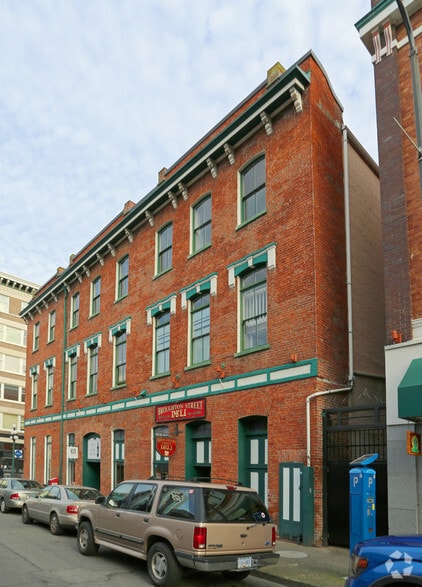 1005 Broad St, Victoria, BC à louer - Photo du bâtiment - Image 3 de 4