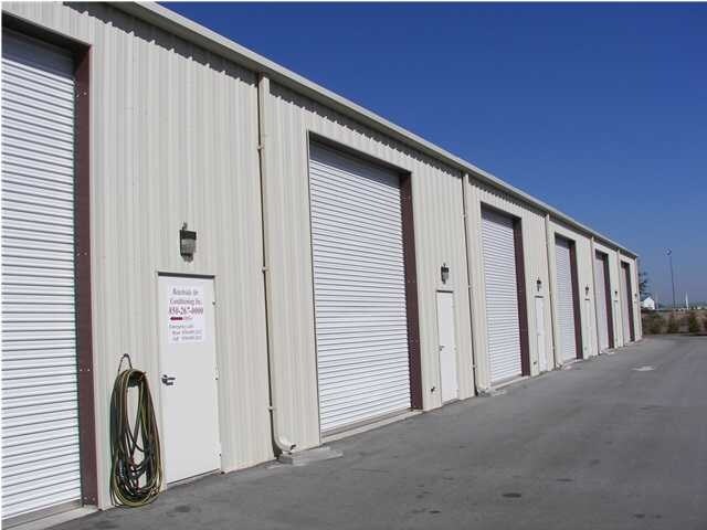 48 Commerce Ln, Freeport, FL à louer - Photo du bâtiment - Image 2 de 10