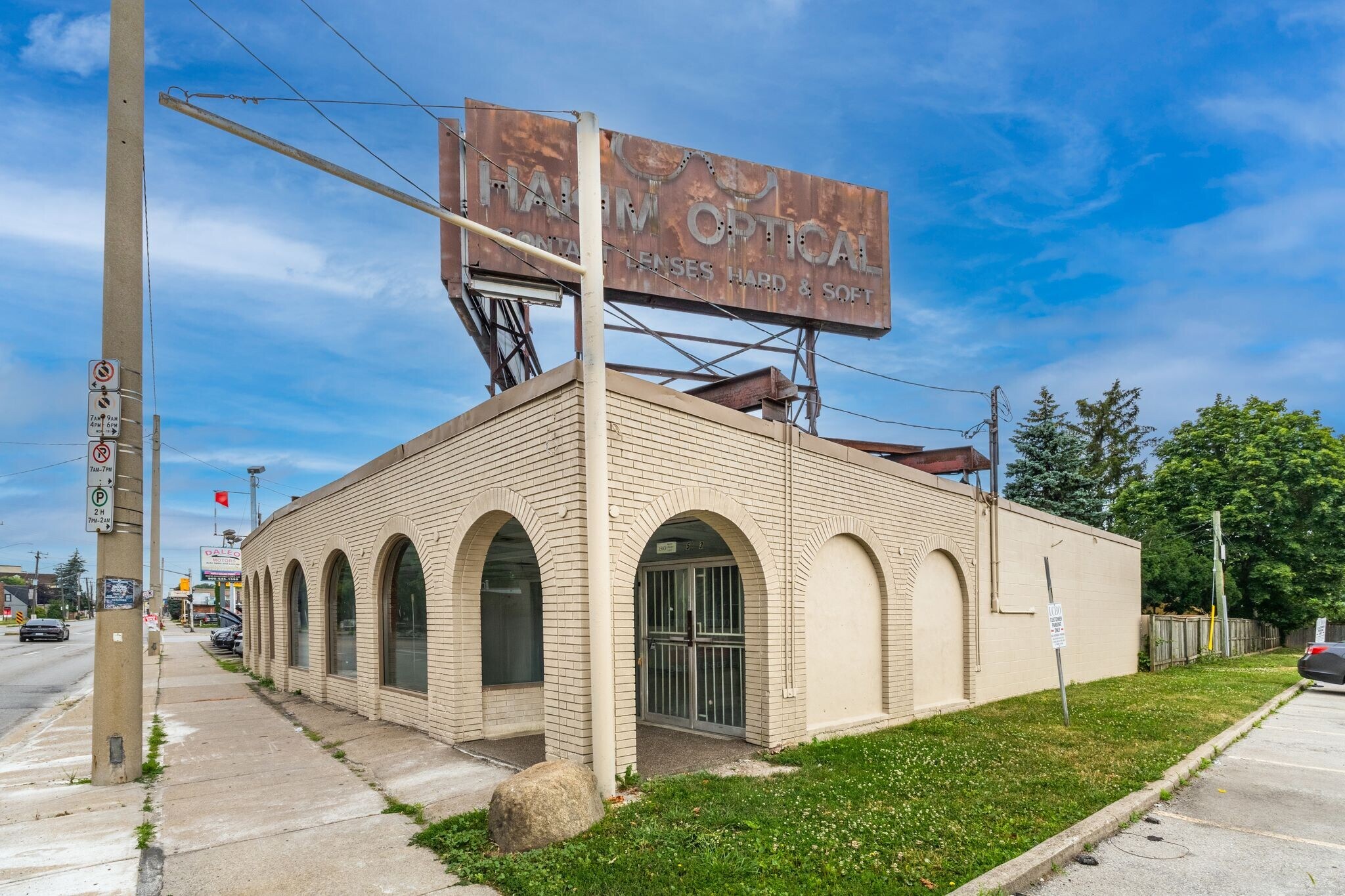 1579-1583 Main St E, Hamilton, ON for lease Primary Photo- Image 1 of 4