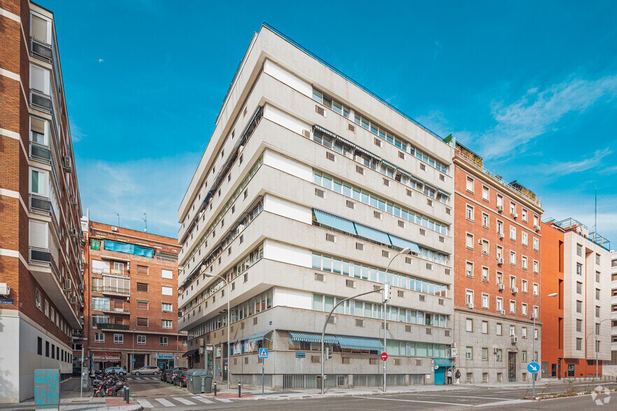 Calle Maudes, 51, Madrid, Madrid à louer - Photo du bâtiment - Image 2 de 3