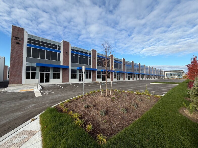 10910 Dixie Rd, Brampton, ON à louer - Photo du bâtiment - Image 1 de 7