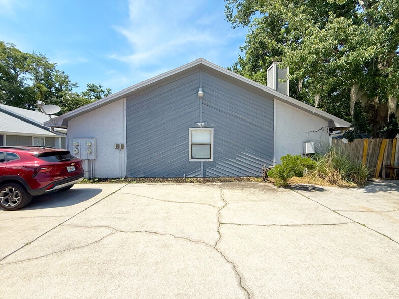 7631 Indian Lakes Dr, Jacksonville, FL for sale - Building Photo - Image 3 of 8