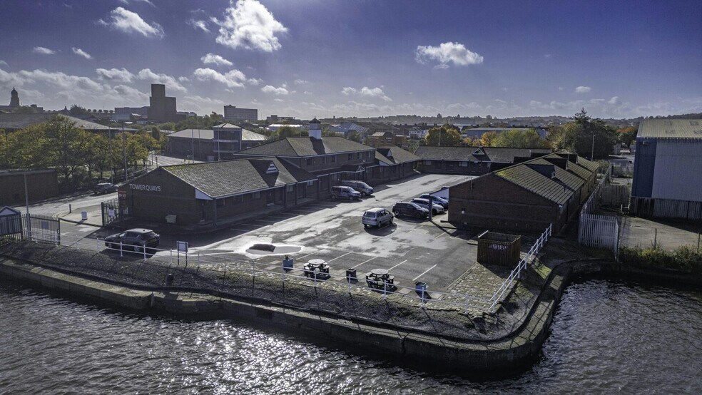 Tower Rd, Birkenhead à louer - Photo du bâtiment - Image 3 de 28