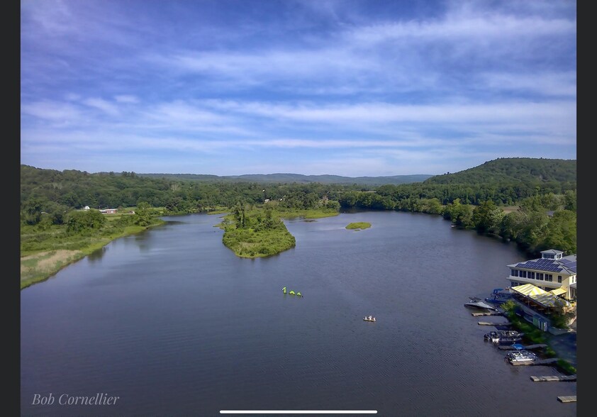 28 Spring Tree Rd, Brattleboro, VT à vendre - Photo principale - Image 1 de 11