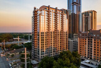 Plus de détails pour 51 Rainey St, Austin, TX - Commerce de détail à louer