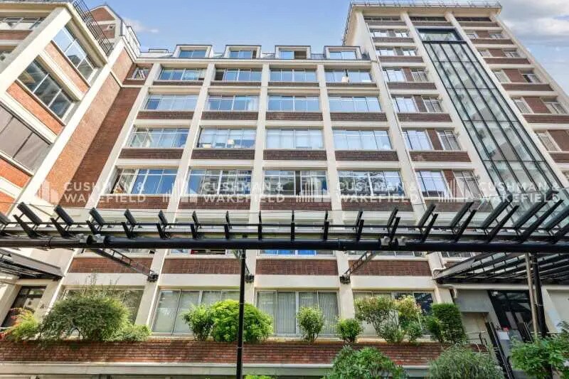 Office in Levallois-Perret for lease - Building Photo - Image 1 of 11