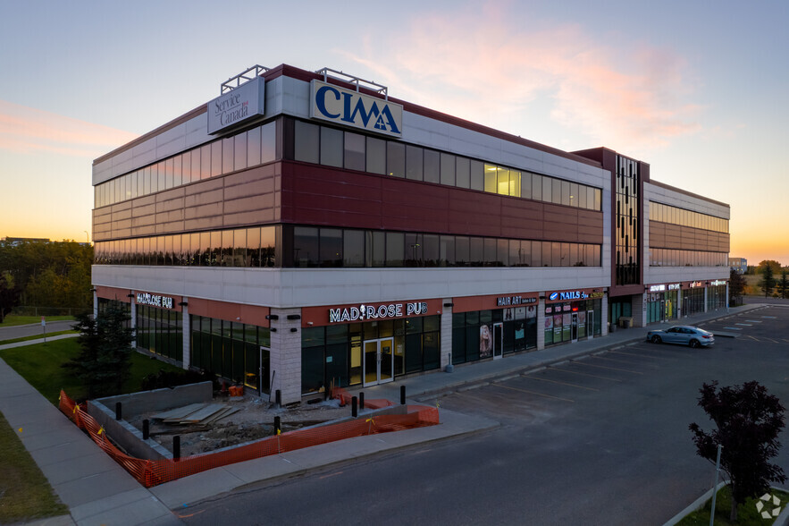 15 Royal Vista Pl NW, Calgary, AB for lease - Building Photo - Image 1 of 6