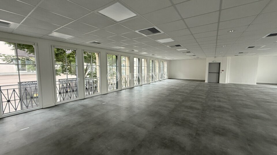 Office in Chessy for lease Interior Photo- Image 1 of 10