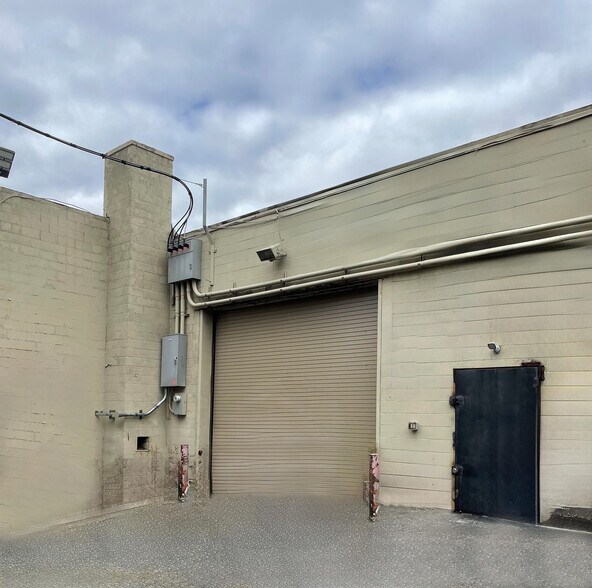 21221 W Eight Mile Rd, Detroit, MI à vendre - Photo du bâtiment - Image 2 de 5