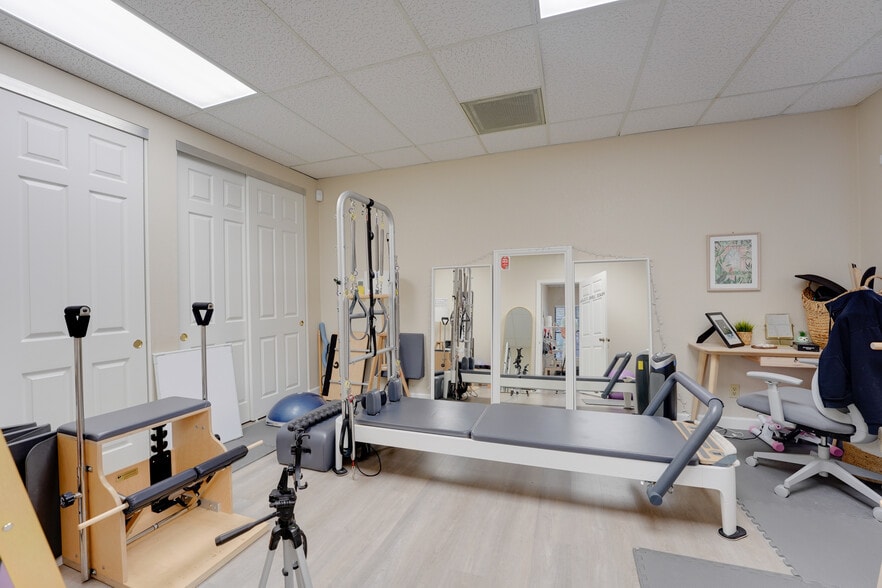 4407 Manchester Ave, Encinitas, CA for sale - Interior Photo - Image 2 of 7