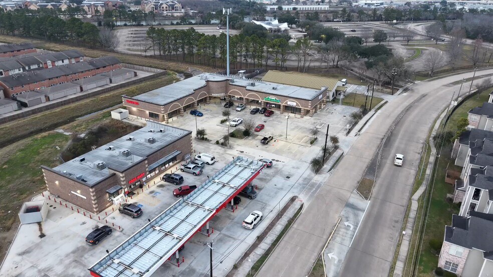 10715 Sagetree Dr, Houston, TX à louer - Vidéo sur l’inscription commerciale - Image 2 de 10