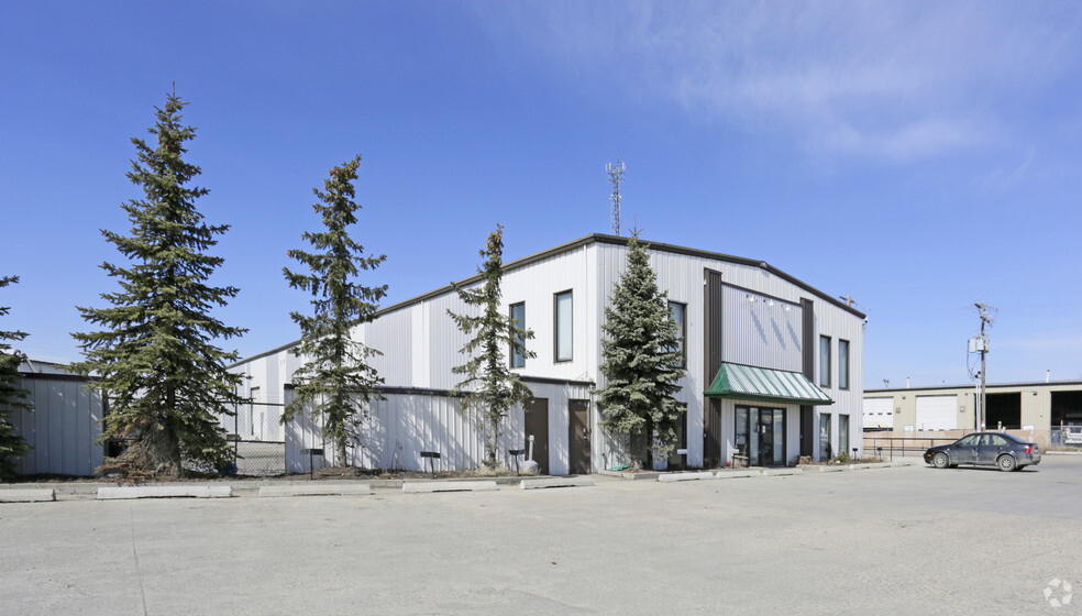 143 East Lake Blvd NE, Airdrie, AB for lease - Building Photo - Image 2 of 12