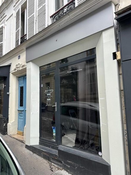 Retail in Paris for lease - Building Photo - Image 2 of 2