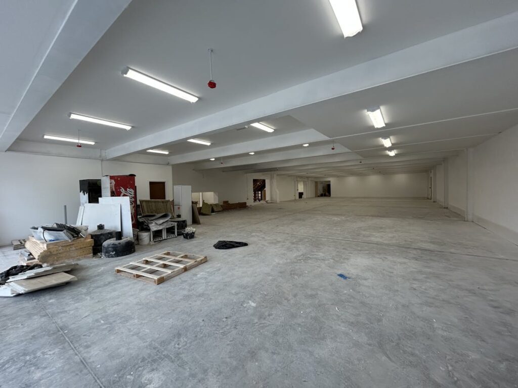 Smallwood St, Redditch for lease Interior Photo- Image 1 of 4