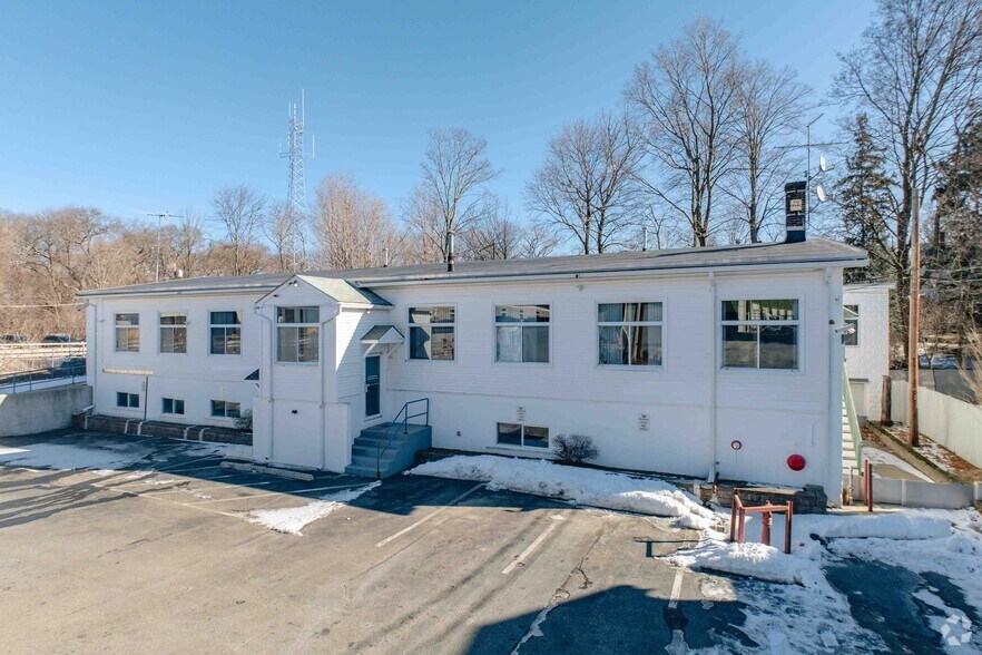 25 Summer Ave, Waltham, MA à louer - Photo du bâtiment - Image 1 de 18