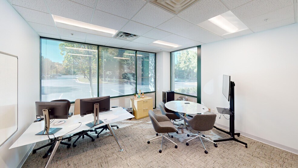 4025 Stirrup Creek Dr, Durham, NC à louer - Photo intérieure - Image 3 de 7