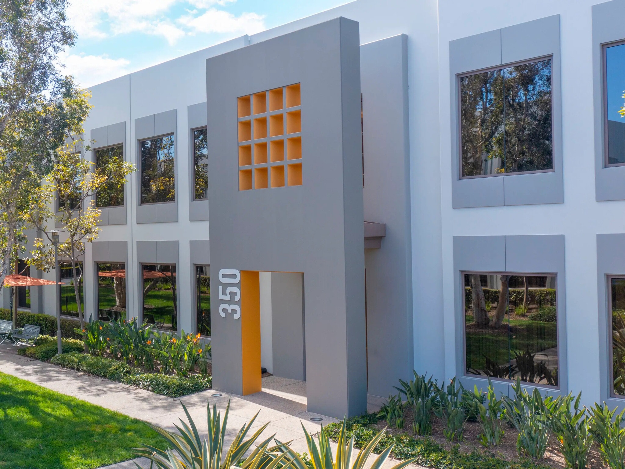 200 Commerce Dr, Irvine, CA for lease Building Photo- Image 1 of 8