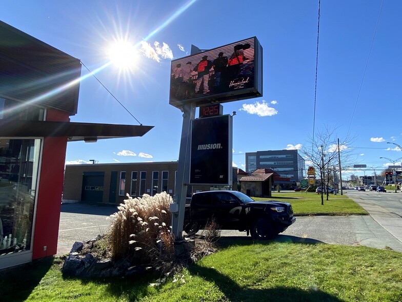 3030 St King O, Sherbrooke, QC for sale - Building Photo - Image 3 of 4